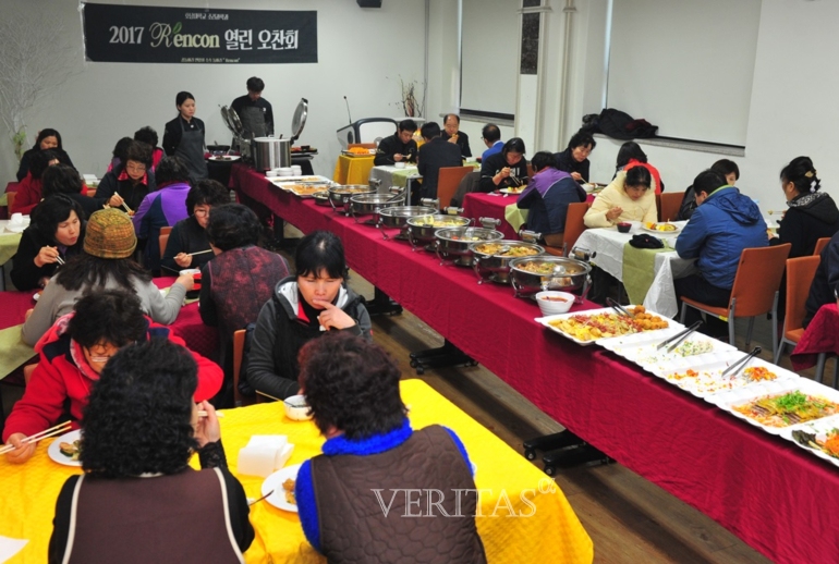 [포토] 메이저 바카라 사이트, 환경미화원 '특별한 식사' 대접