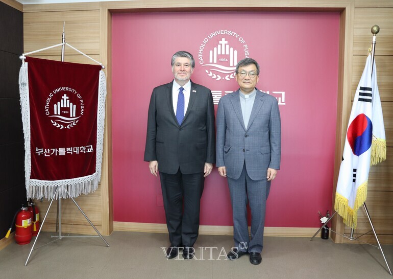 주한 멕시코 대사 부산가톨릭대 방문 이미지
