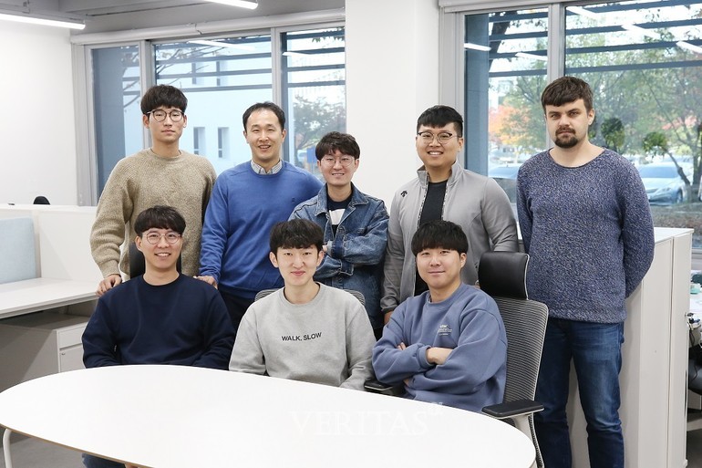 KAIST 김상현 교수 연구팀(왼쪽 위 두번째가 김상현 교수) /사진=KAIST 제공