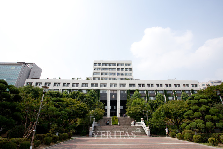 숙명여대는 앞서 코로나19에 따른 코3대책의 일환으로 올해 논술시험 난이도를 조정하겠다고 밝힌바 있다. /사진=숙명여대 제공