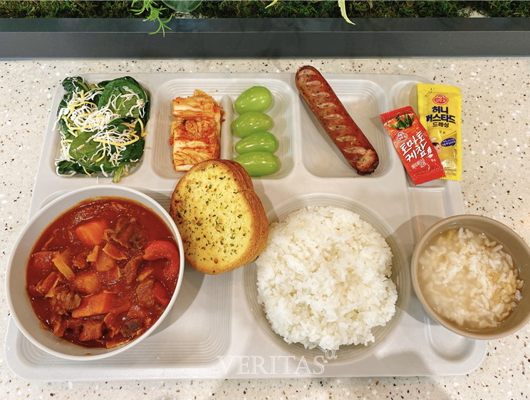 세계음식의 날 '헝가리 대표음식 굴라쉬' 식단 /사진=김포외고 제공