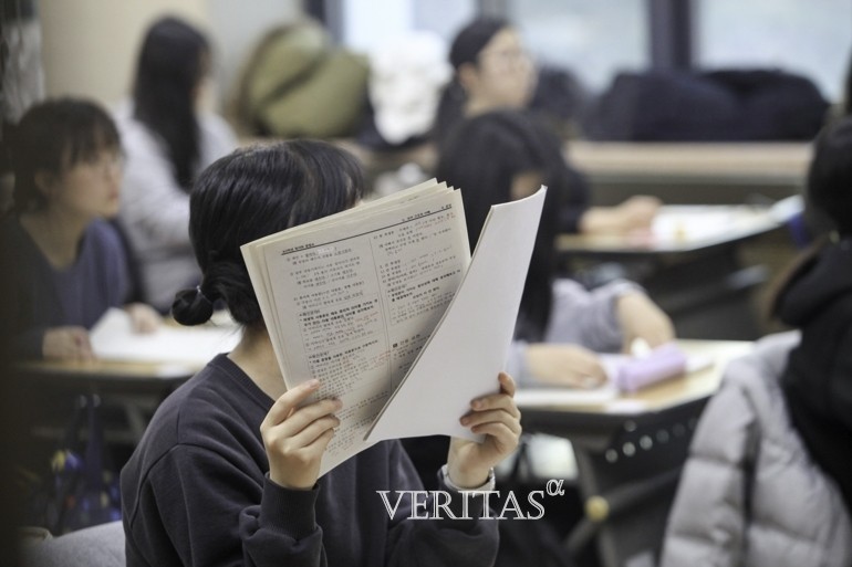 지난해 서울대 정시 자연계열 환산점수 기준 70% 합격선이 가장 높은 모집단위는 의예과(411.6점)였다. 고려대와 연세대 역시 각각 의과대/의예과가 각각 대학별 환산점수 기준 690.6점 730.1점으로 가장 높게 형성됐다. /사진=베리타스알파DB