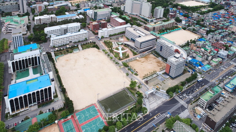 항공정비 실무분야 지식을 쌓을 수 있는 항공기계공학분야는 졸업 후 항공장비정비원이나 군 항공기술부사관 등으로 진로를 택할 수 있다. 사진은 항공기계공학과 선발을 실시하는 인하공전. /사진=인하공전 제공