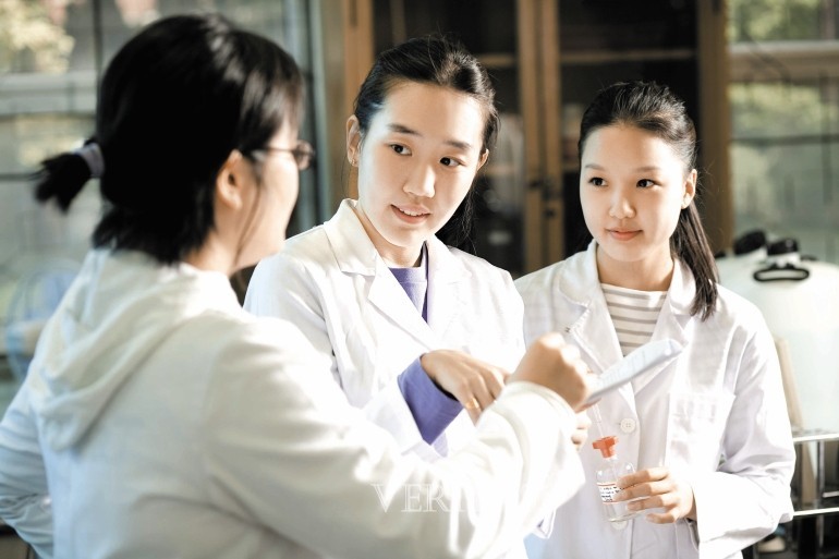 비수도권 21개약대는 지난해와 동일한 905명을 선발한다. 가군 374명, 나군531명 모집이다. 전체 모집규모는 전년과 동일하지만 2022학년부터 편입학전형 뿐 아니라 신입생 선발을 실시하면서, 전년과 달리 기존의 정원내/외 선발 구분이 변경됐다. 올해 전형방법에 변화가 있는 곳은 단국대(천안) 목포대 영남대 전남대 전북대 등이다. /사진=베리타스알파DB