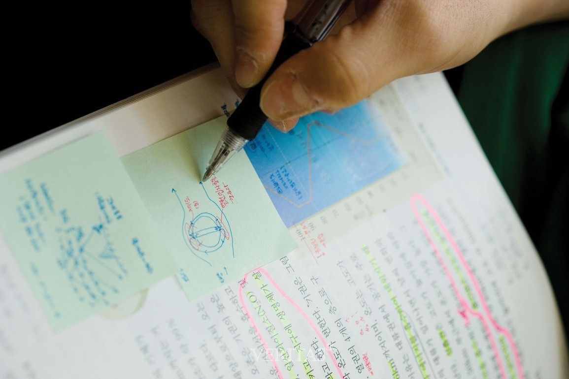 13일 실시된 4월학평에서 국어는 2022수능과 비교해 특이한 문항이 출제되지 않았고, 수학의 경우 고난도 문항이 많이 출제된 것으로 분석됐다. /사진=베리타스알파DB