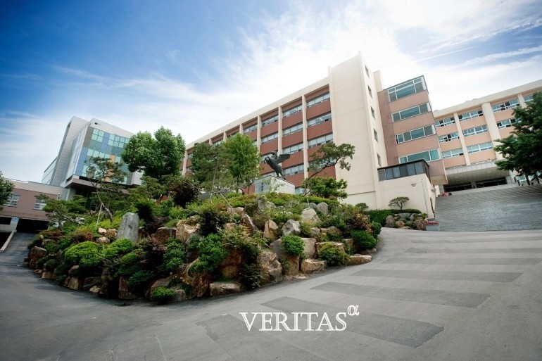 대원외고가 7월 전편입생을 모집한다고 최근 밝혔다. 모집인원은 2학년 23명, 1학년 10명이다. 2학년은 일반전형 4명, 사회통합전형 19명을 모집하지만 1학년은 10명 모두 사회통합전형으로 모집한다. /사진=대원외고 제공