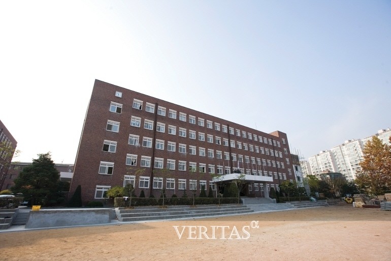 경남외고가 2023 신입생을 위한 입학설명회를 연다고 최근 밝혔다. 11월12일 오전10시 일정이다. /사진=베리타스알파DB