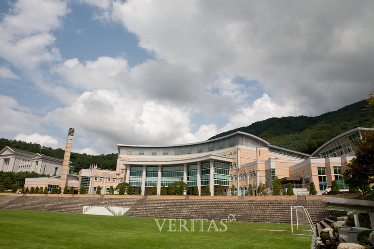 청심국제고가 2023 8월 전편입생을 모집한다고 25일 밝혔다. 1학년 일반 4명, 사회통합 1명, 2학년 일반 1명, 사회통합 2명을 모집한다. /사진=청심국제고 제공