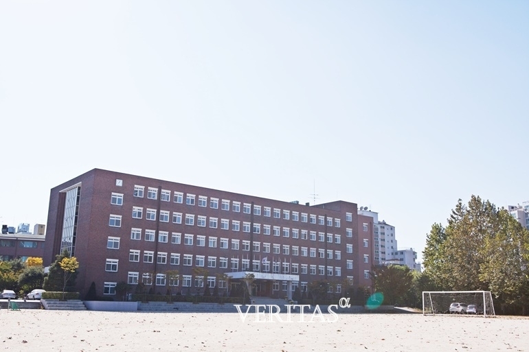 8일 오후1시 원서접수를 마감한 명덕외고의 정원내 2024최종경쟁률은 1.33대1이다. 250명 모집에 332명이 지원했다. /사진=명덕외고 제공 