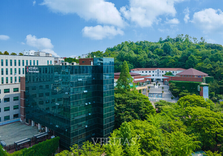 서강대가 2024정시 전화상담을 27일부터 내달3일까지 제공한다고 최근 밝혔다. /사진=서강대 제공