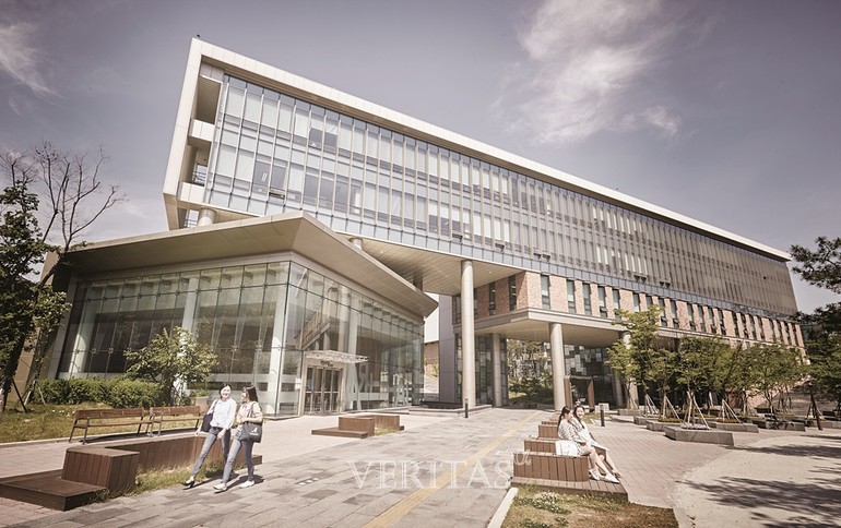 덕성여대가 2024정시 모집단위별 실기고사 일정을 19일 입학처 홈페이지에 공지했다. 실기고사는 내달19일부터 29일까지 나군과 다군 모집단위에서 실시한다.  /사진=덕성여대 제공