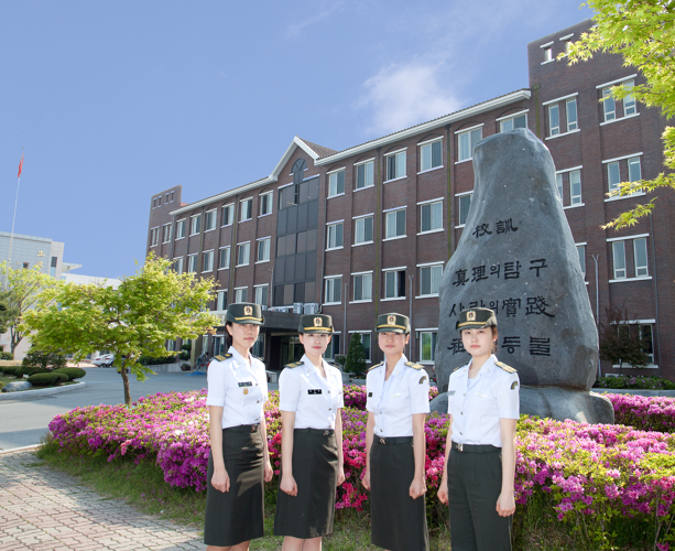 국간사는 올해 남성 14명, 여성 76명으로 90명을 모집한다. 인문 37명(남 6명/여 31명), 자연 53명(8명/45명)이다. /사진=국간사 제공