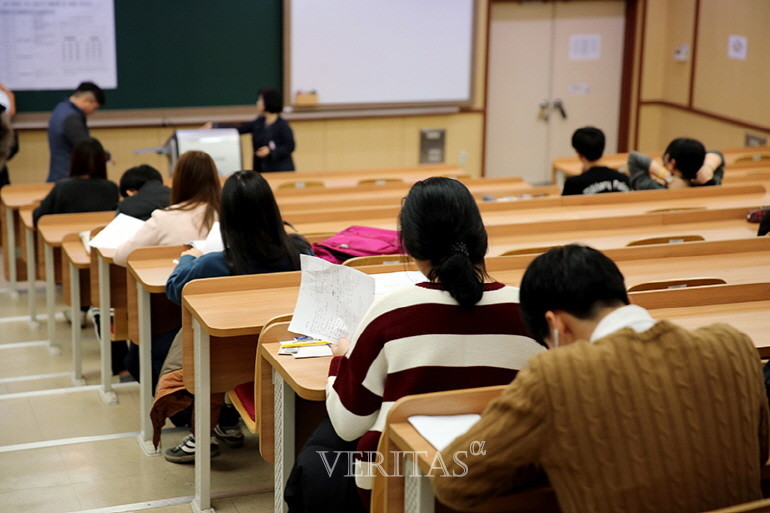 수시에서 약술형 논술을 실시하는 대학이 올해 13개교로 지난해 10개교보다 증가했다. /사진=베리타스알파DB