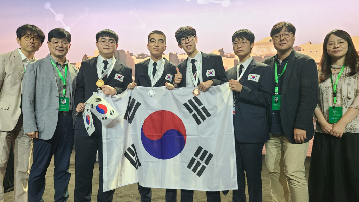 2024년 제56회 국제화학올림피아드(IchO)에서 한국대표단 4명 전원이 수상했다. /사진=과기부 제공