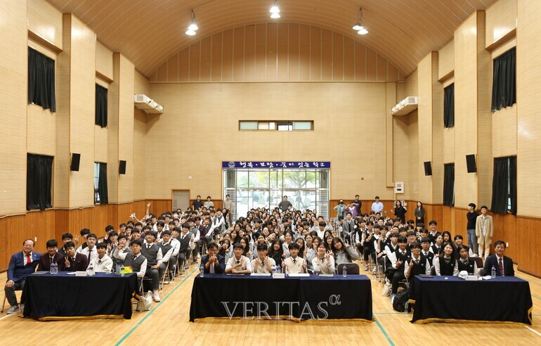 영남권을 대표하는 명문고인 경남 남해해성고, 대구 경신고, 울산 현대청운고 3개교가 모여 17일 공동학술제를 열었다. /사진=남해해성고 제공