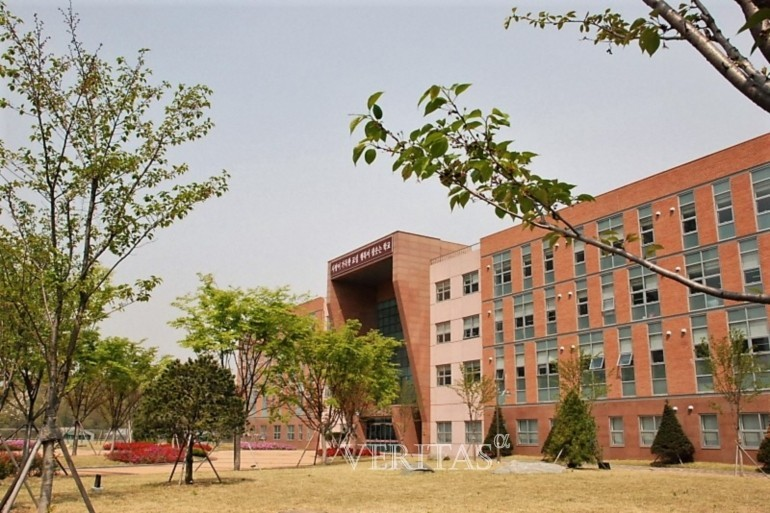 충남외고가 2025학년 1학기 전편입학생 모집한다고 발표했다. 정원내로는 2학년 영어과 3명, 3학년 중어과 1명 베트남어과 2명을 모집한다. /사진=베리타스알파DB