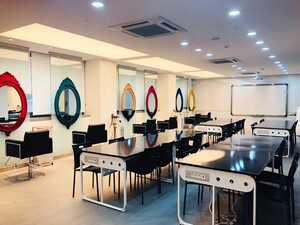 연성대, '2025년 재직자 AID 묶음강좌 : AI 뷰티 테크' 사업 선정 - 뉴스 썸네일 이미지