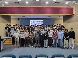 충북대 셰인 구포그 초청 특별 강연 'From Einstein to AI' 성료