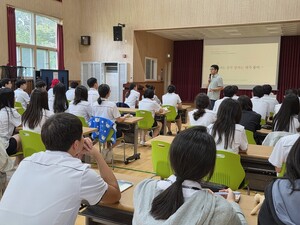 지리산고 김의연 큐레아 대표 초청 명사특강 실시.. '성공보다 성장' - 뉴스 썸네일 이미지